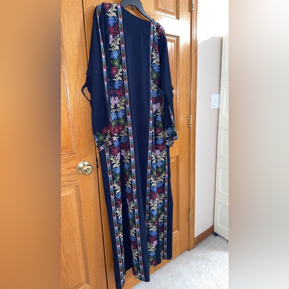 Women’s Thobe Plus Size 6 (4X - 5X) Middle East Dress Navy Blue Embroidered NEW - Picture 10 of 14